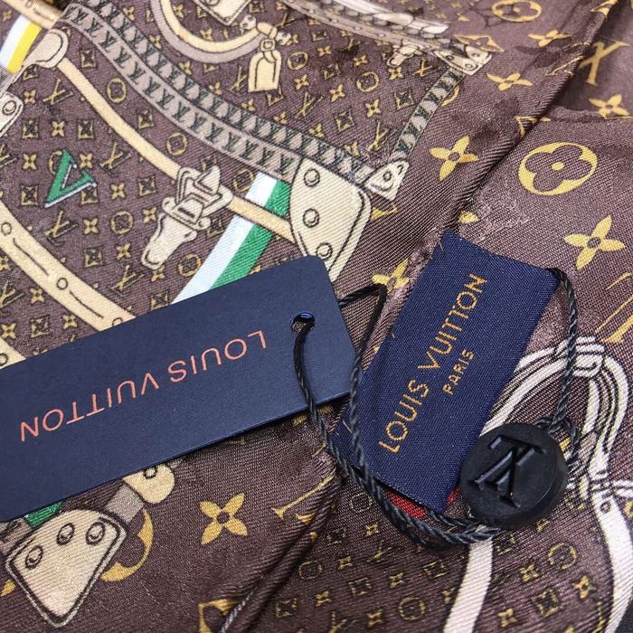 Louis Vuitton Scarf LVS00135